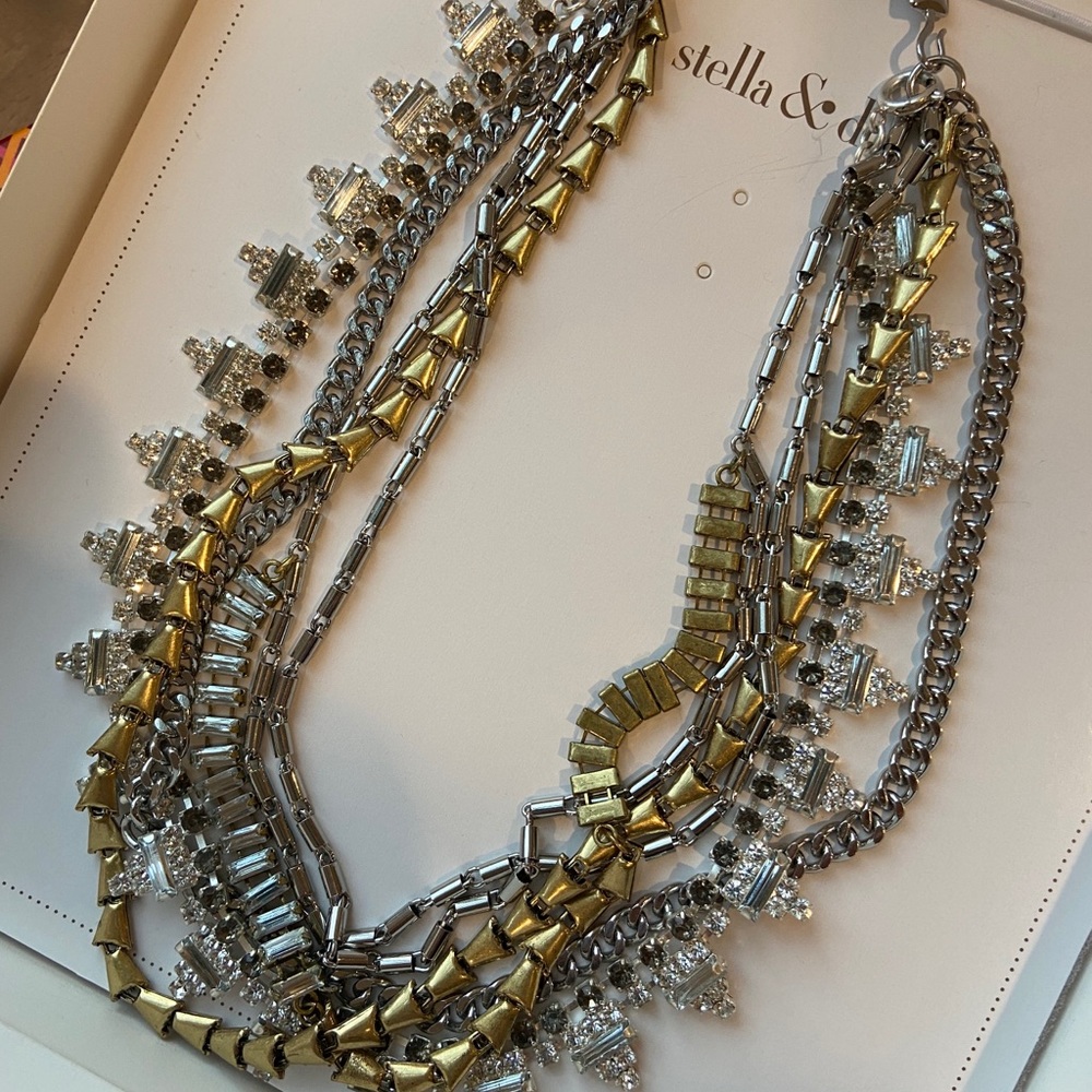 Stella & Dot Sutton Statement Necklace